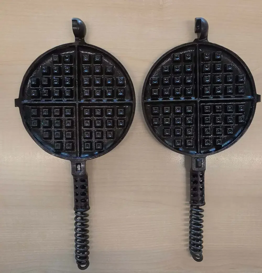 Vintage Griswold American No. 7 Cast Iron Waffle Maker 390 Erie PA Pat'd 1908